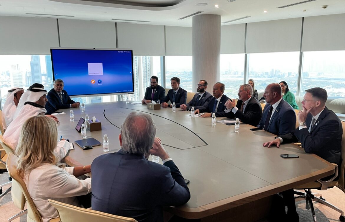 Comitiva de SC inicia série de encontros nos Emirados Árabes Unidos