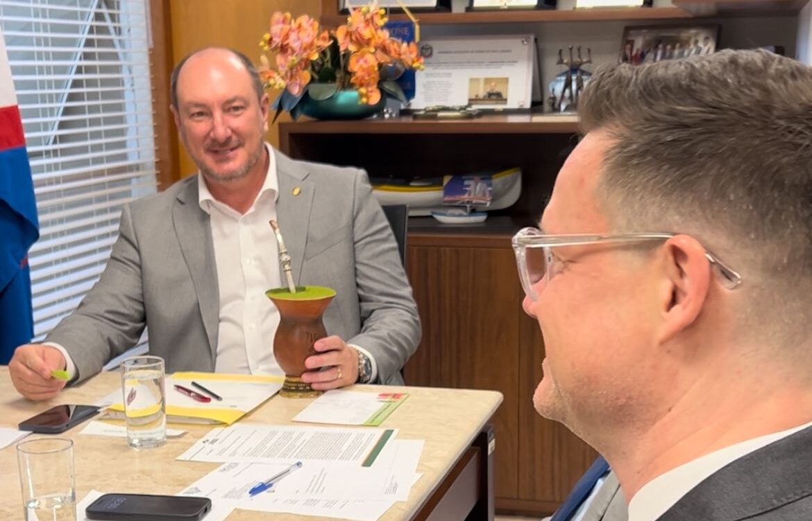 Governo deve anunciar programa de internet rural nos próximos meses, afirma Mauro De Nadal