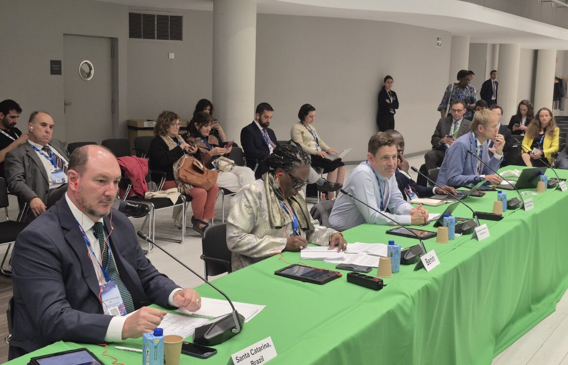 Mauro De Nadal apresenta modelo de Parlamento participativo em cúpula global na Espanha