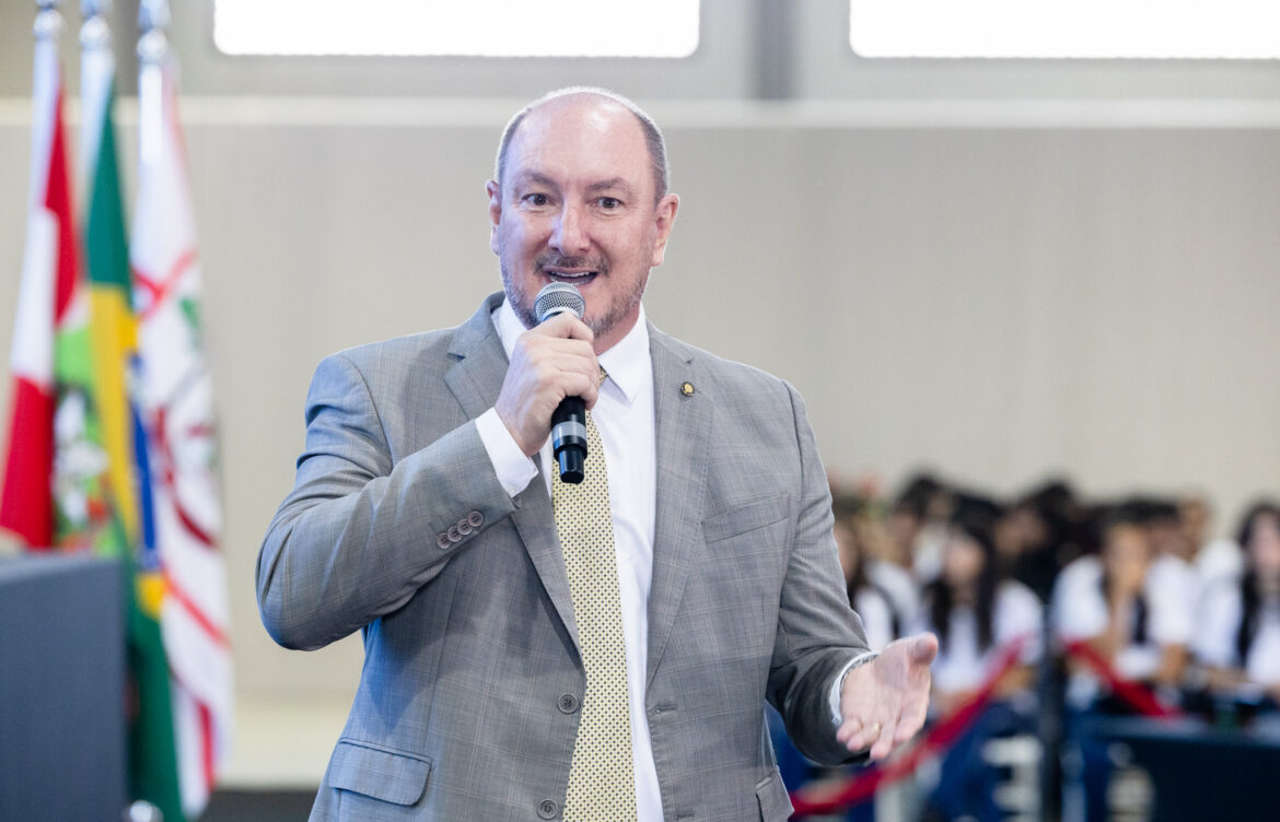 Presidente da Escola do Legislativo destaca importância do protagonismo da juventude na política