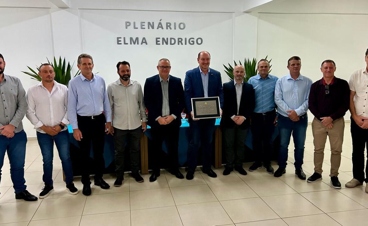 Mauro De Nadal recebe título de Cidadão Honorário de Riqueza